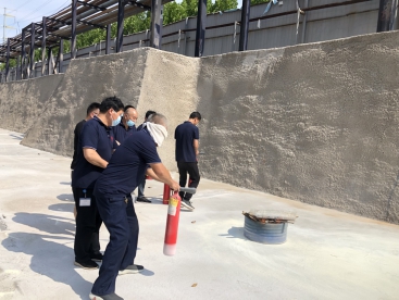 筑牢防火墻，把好安全關(guān)，  ---公司開展消防應(yīng)急演練